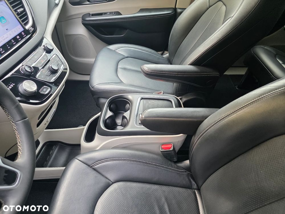 Chrysler Pacifica - 9