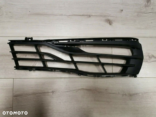 Kratka zderzaka BMW G32 7415587 L