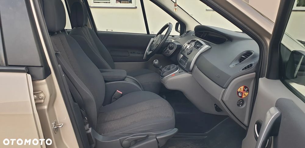Renault Scenic 1.6 16V Authentique - 10