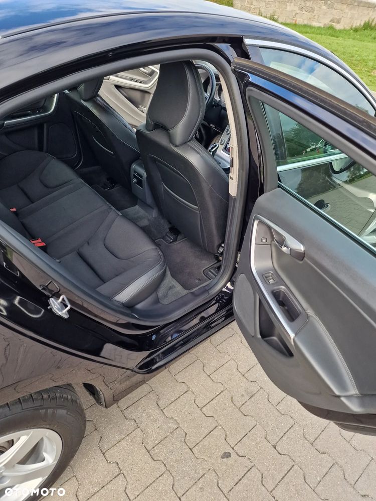 Volvo S60 D4 Drive-E Momentum - 18