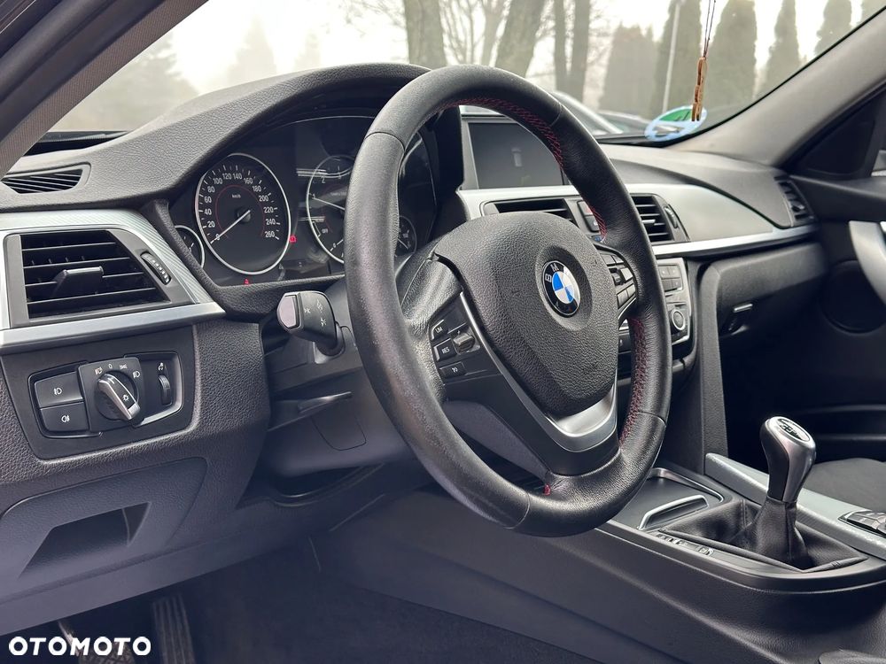 BMW Seria 3 320d Sport Line - 18