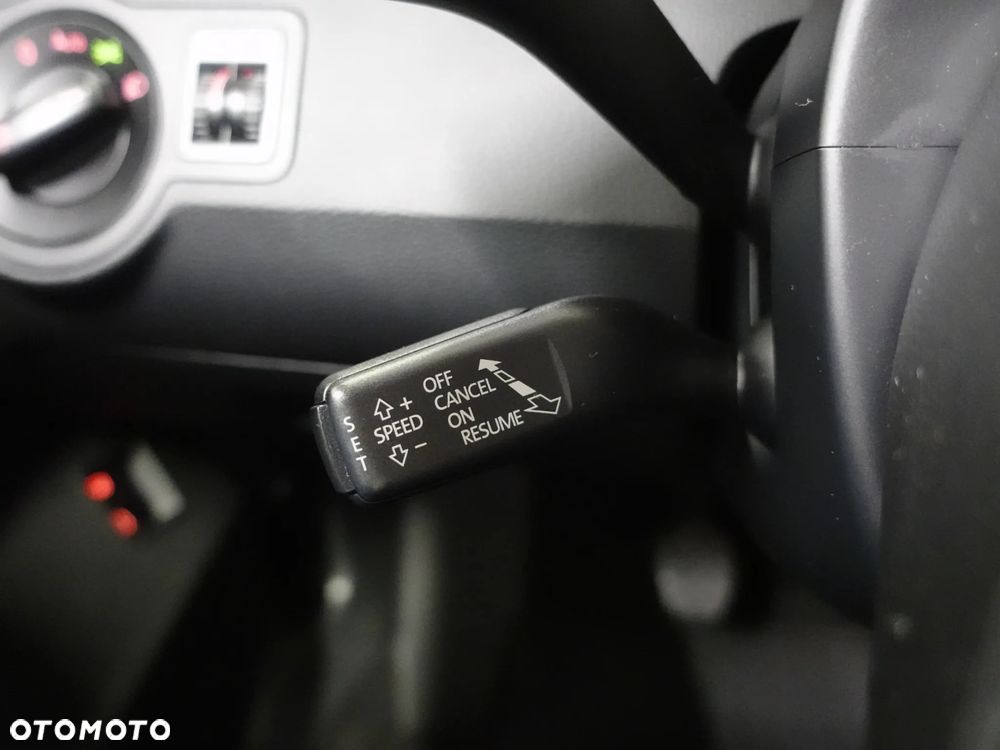 Volkswagen Passat - 36