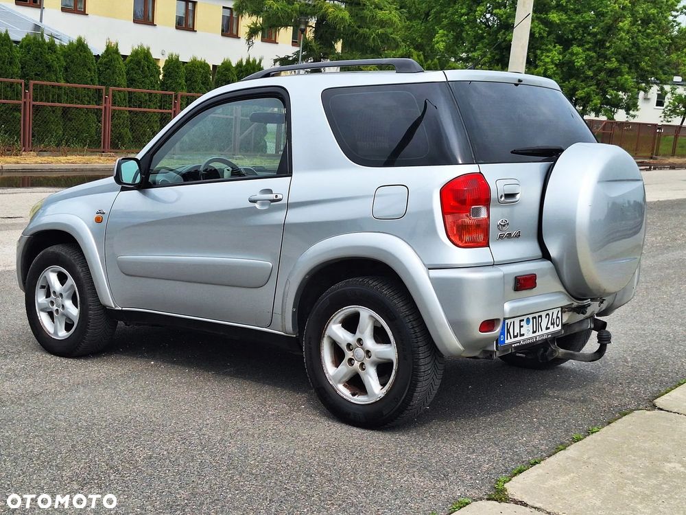 Toyota RAV4 D-4D 4x4 - 17