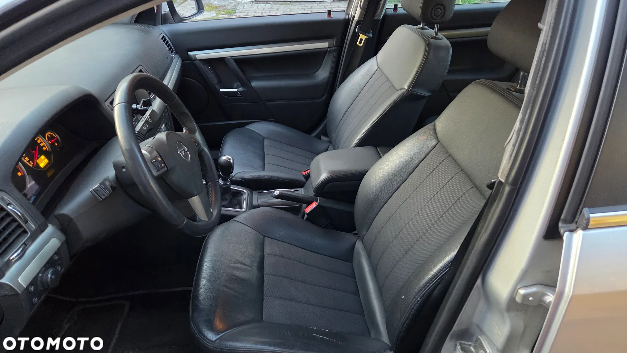 Opel Vectra 2.2 - 12