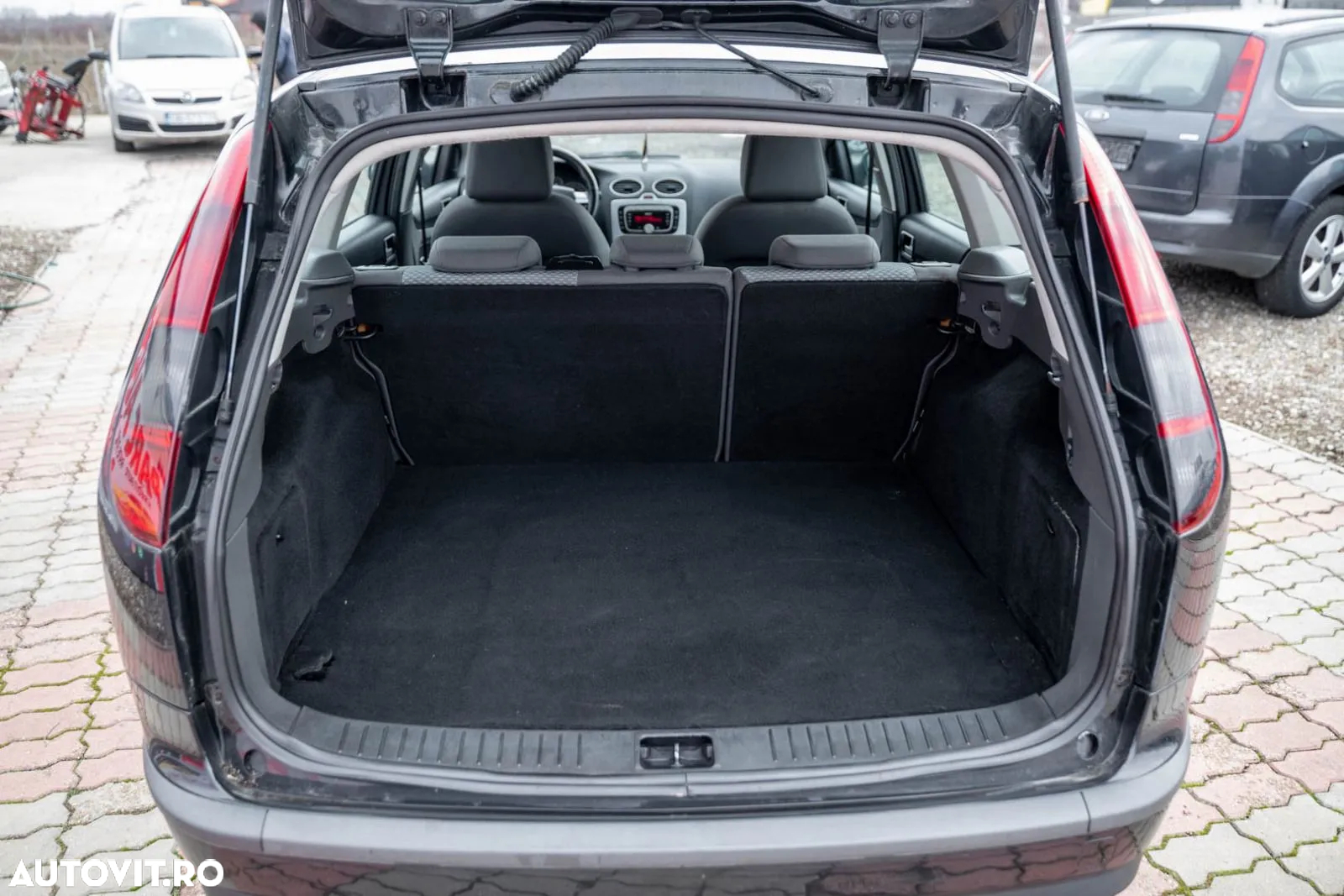 Ford Focus 1.6 TDCI Ambiente - 9