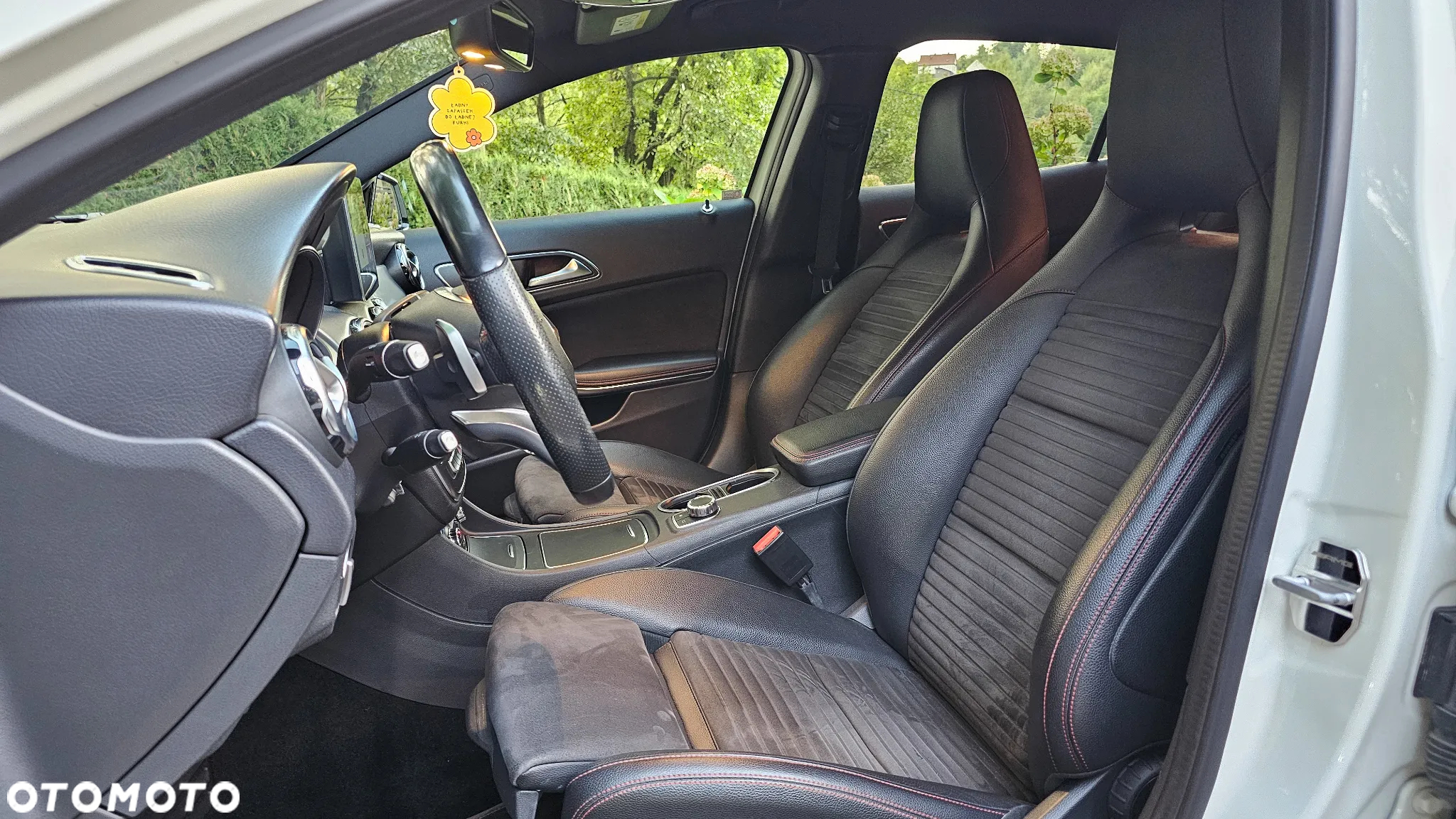 Mercedes-Benz GLA 200 d 7G-DCT AMG Line - 10