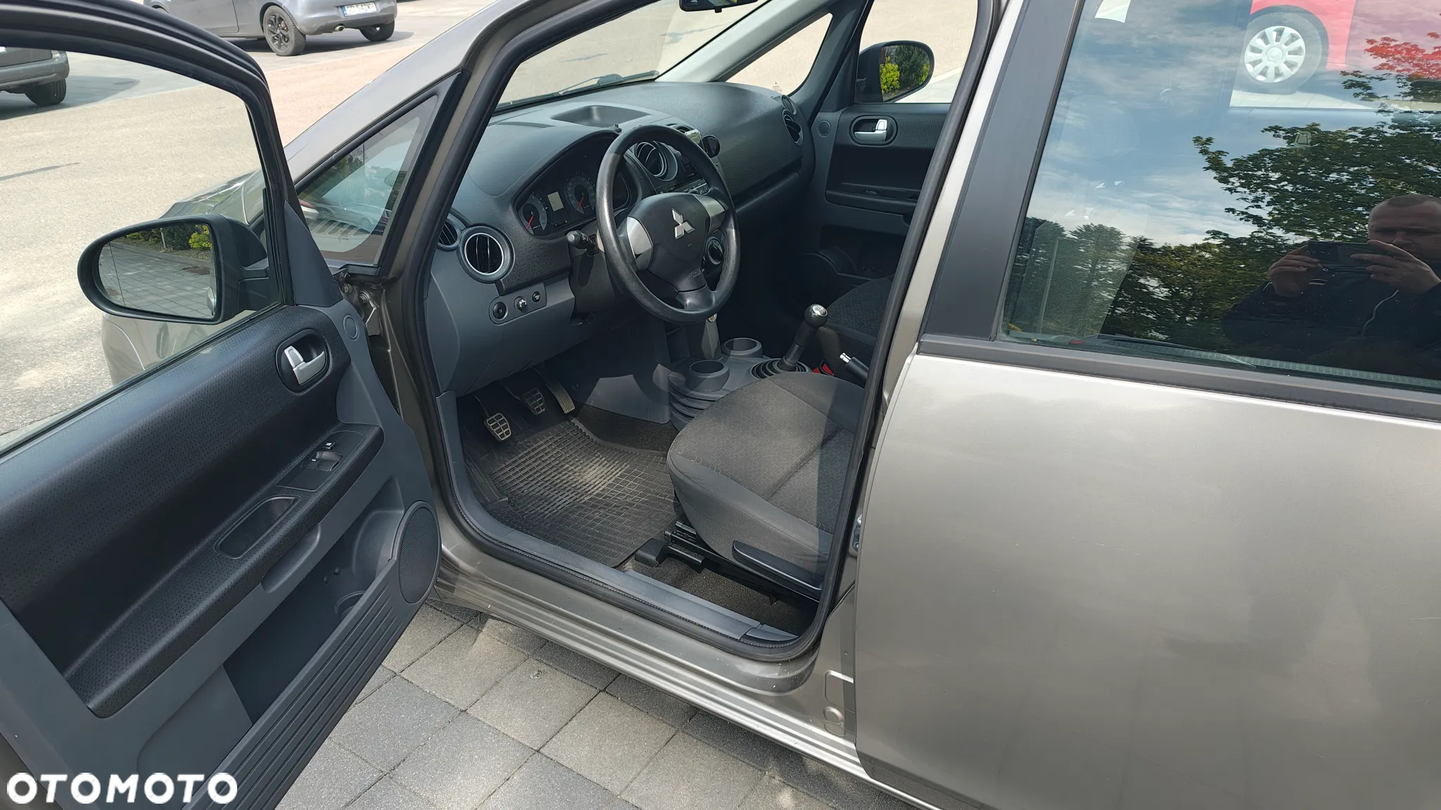 Mitsubishi Colt - 13