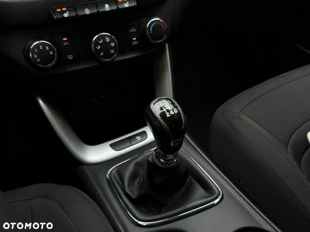 Kia Ceed - 16