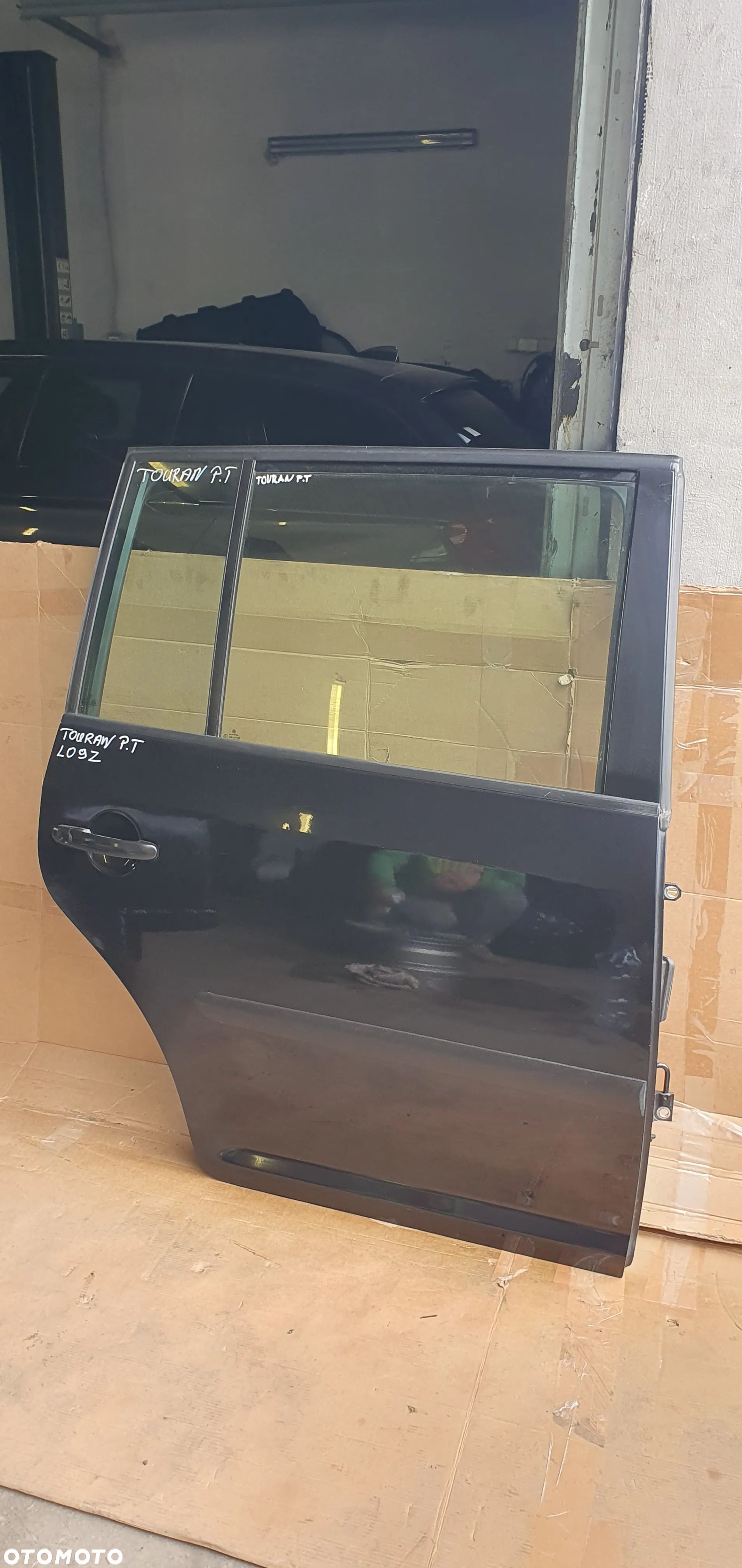 Drzwi prawy tył tylne prawe VW Touran 1T0 LC9Z - 1