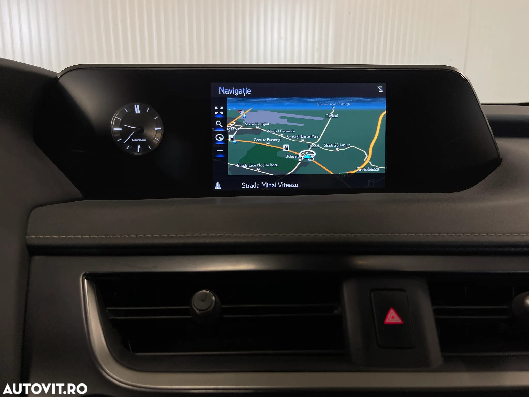Lexus UX 250h 2.0L HEV 20H- (178 HP) 4X4 CVT Luxury - 15