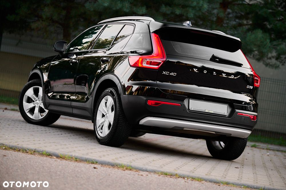Volvo XC 40 D3 SCR R-Design - 3