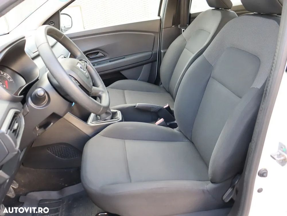 Dacia Logan TCe 90 Essential - 7