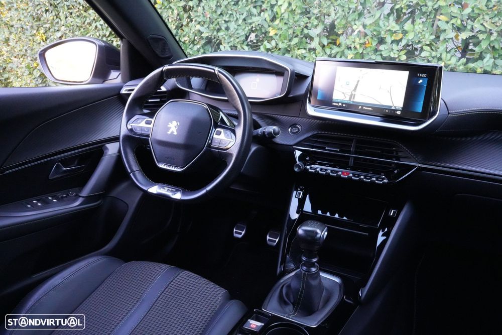 Peugeot 2008 1.2 PureTech GT Line - 26