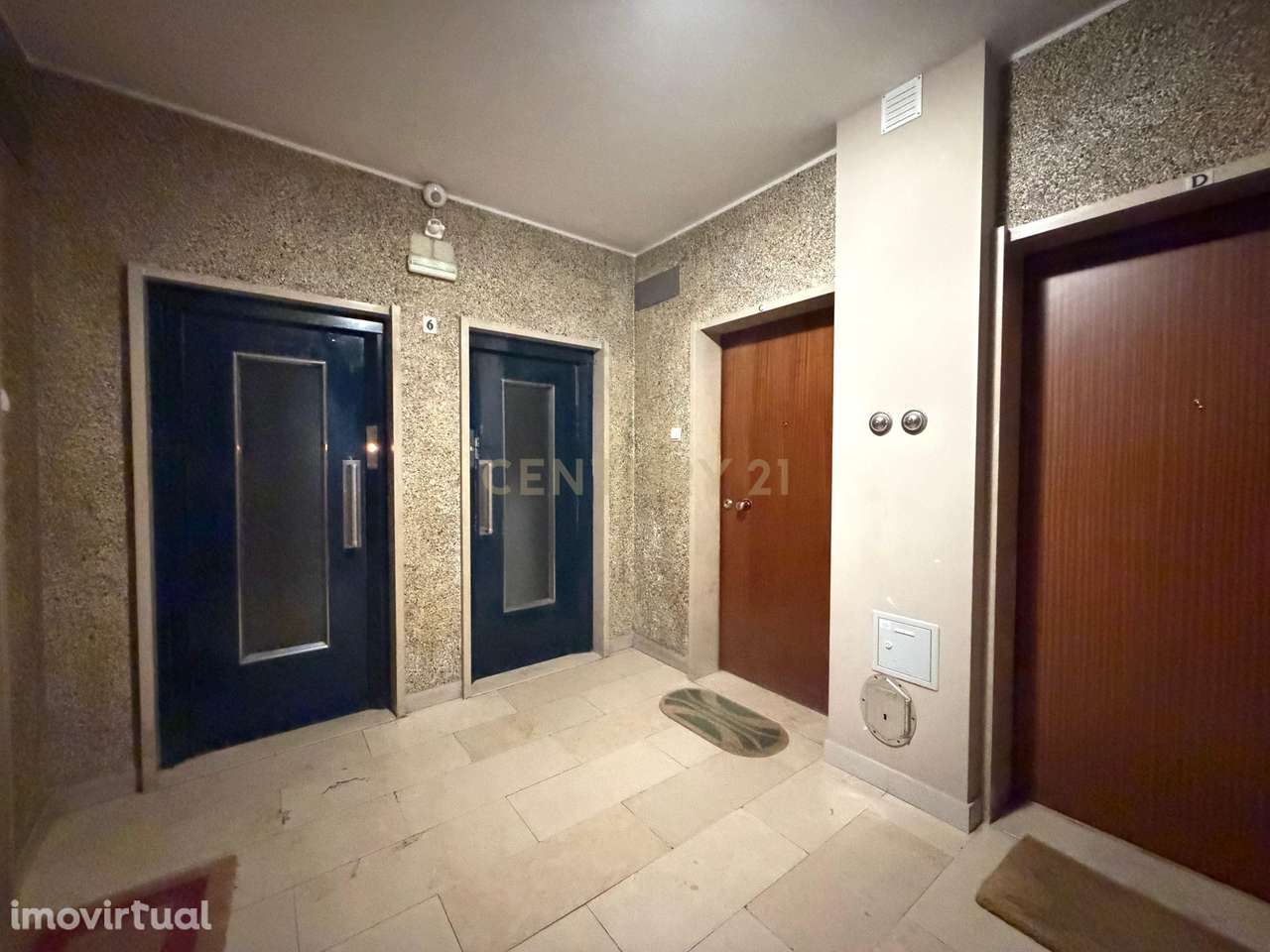 T2 Remodelado com 2 wc e com Varanda em São Domingos de Benfica - Grande imagem: 2/40