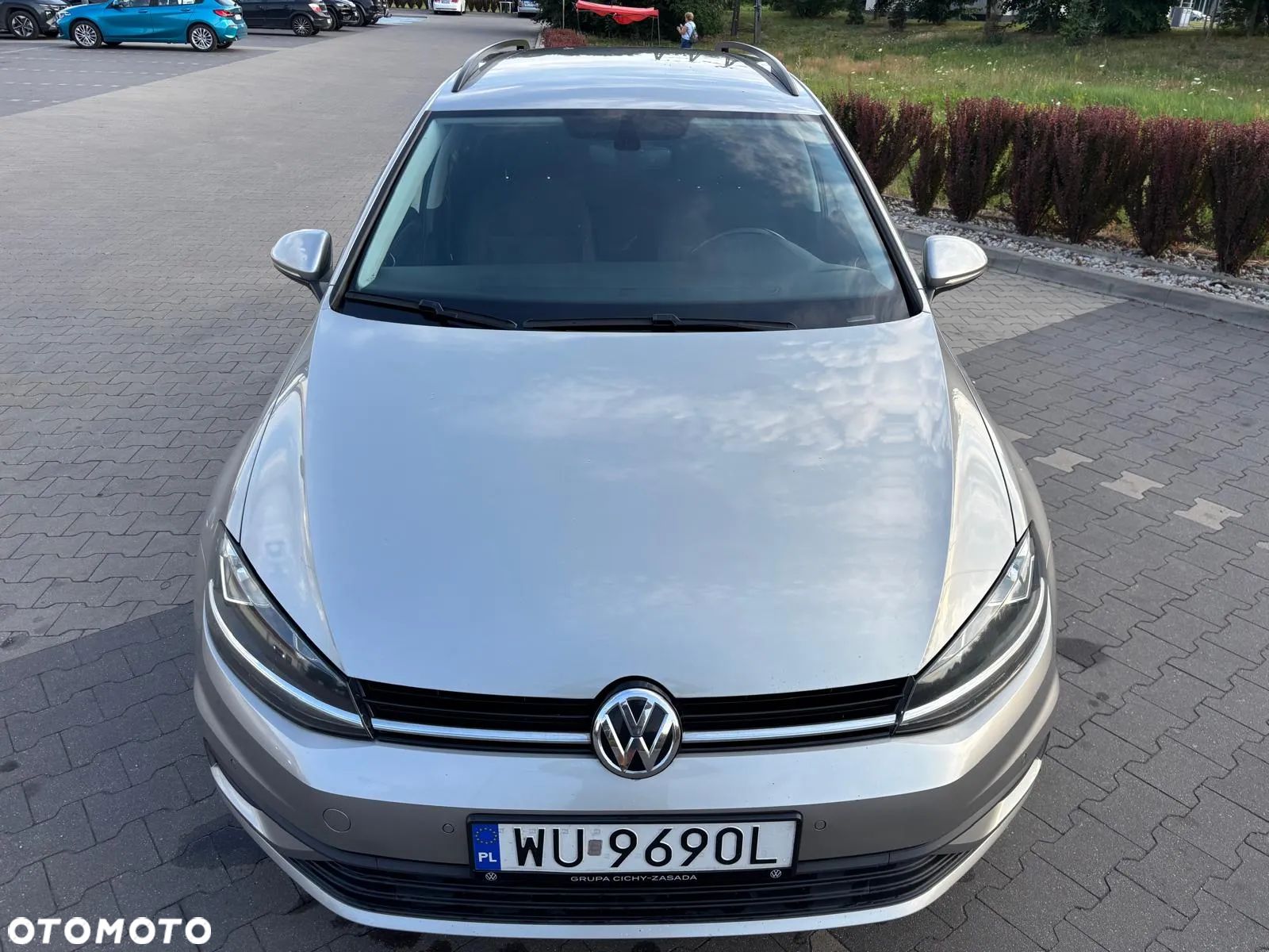 Volkswagen Golf - 1