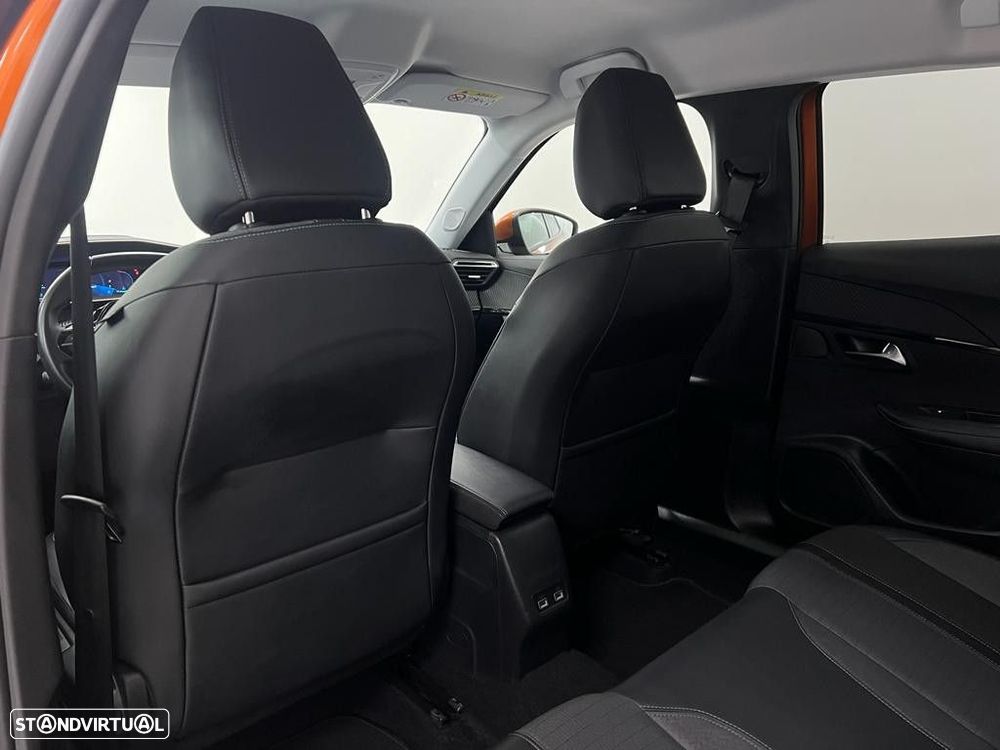 Peugeot 2008 1.2 PureTech Allure - 32