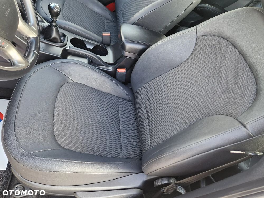 Hyundai ix35 1.6 GDI Premium 2WD - 21
