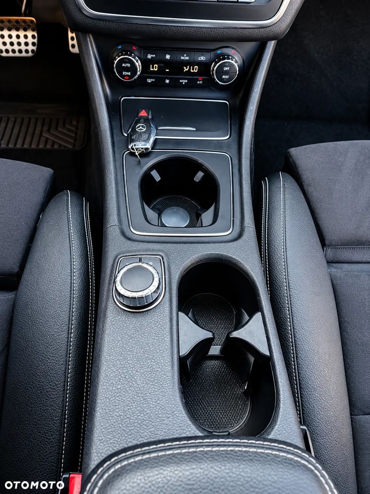 Mercedes-Benz CLA 250 4Matic 7G-DCT AMG Line - 28