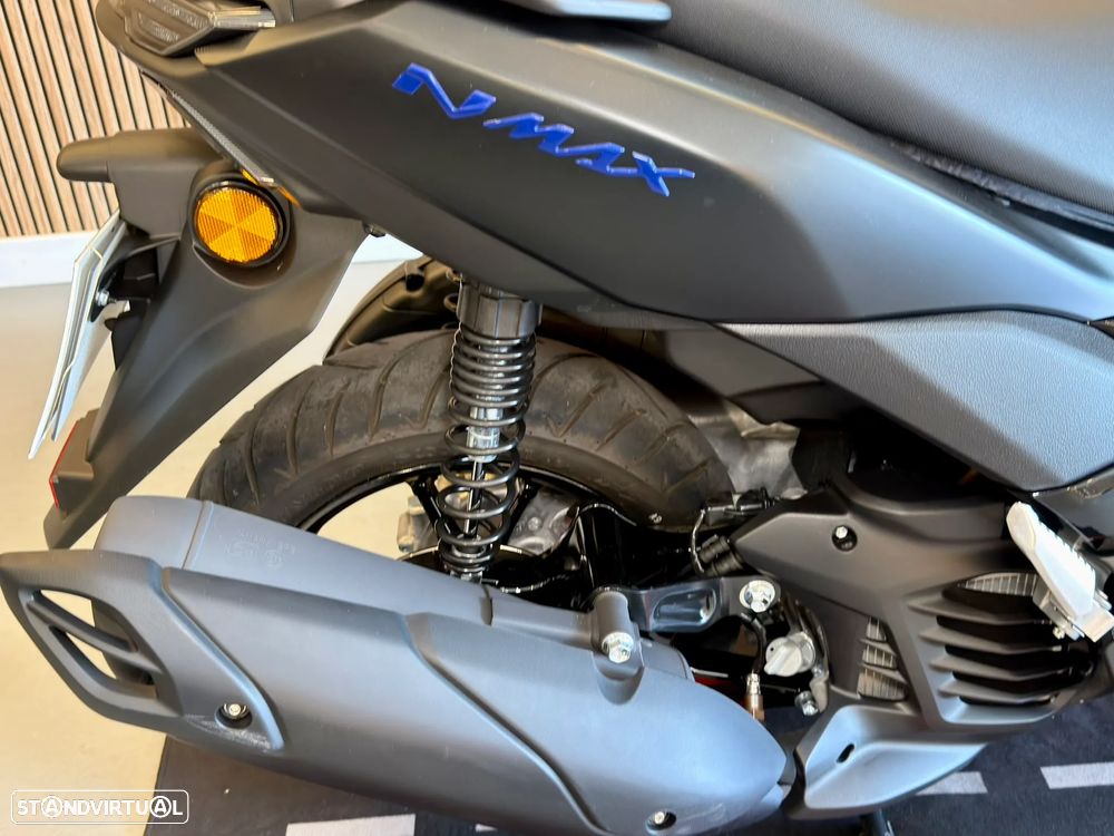 Yamaha NMAX - 10