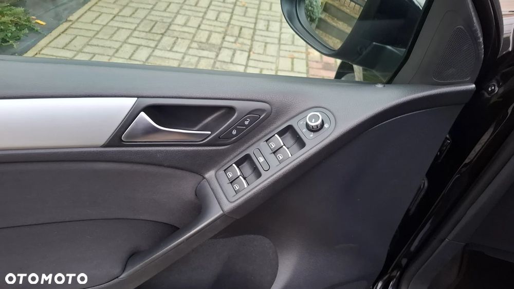 Volkswagen Golf 2.0 TDI DPF Highline - 15