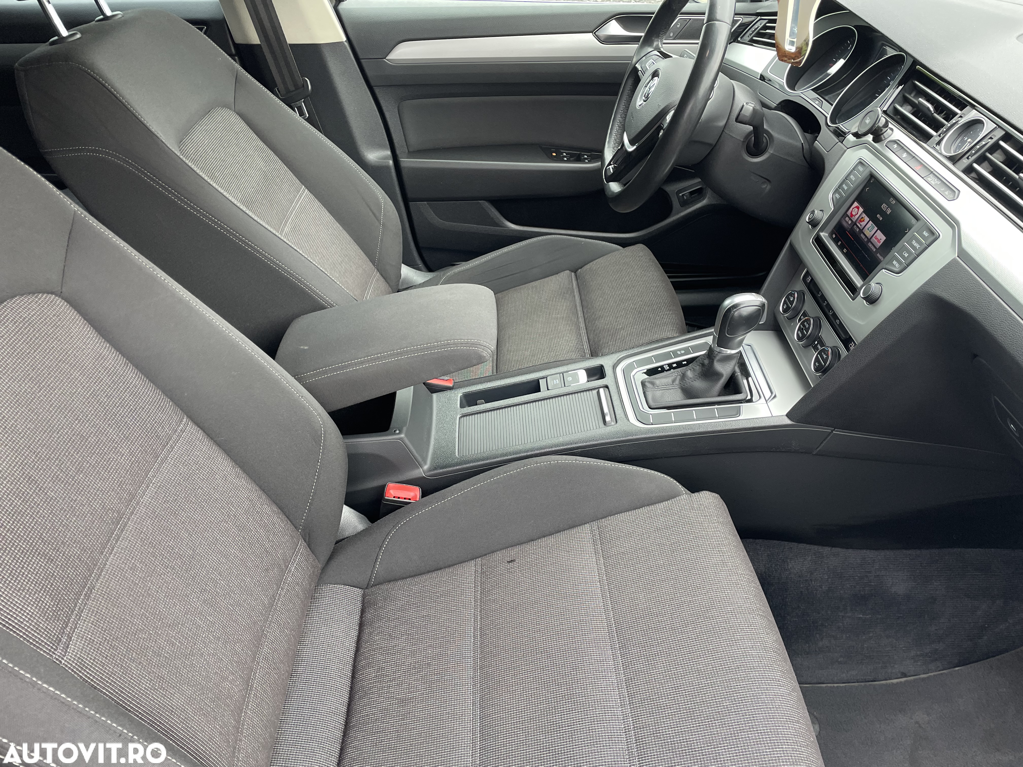 Volkswagen Passat Variant 2.0 TDI DSG (BlueMotion Technology) Comfortline - 12