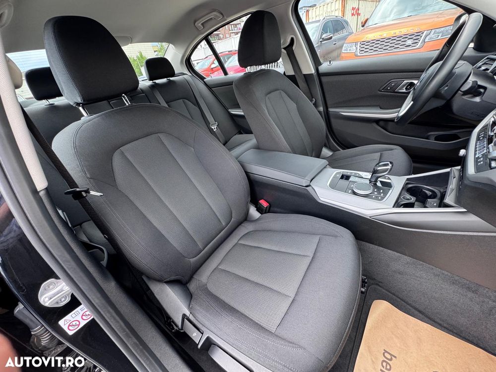 BMW Seria 3 320i AT - 13