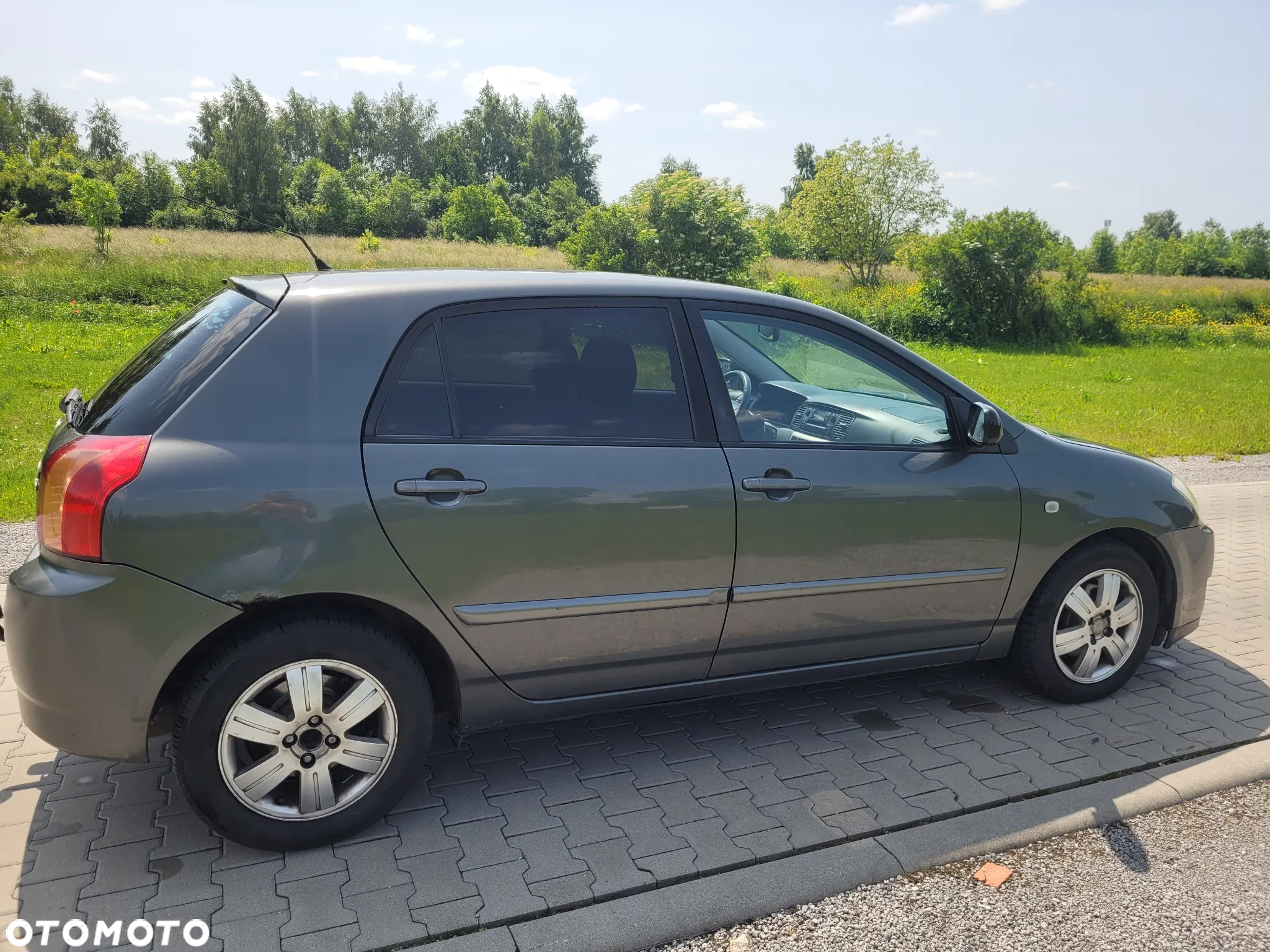 Toyota Corolla - 2