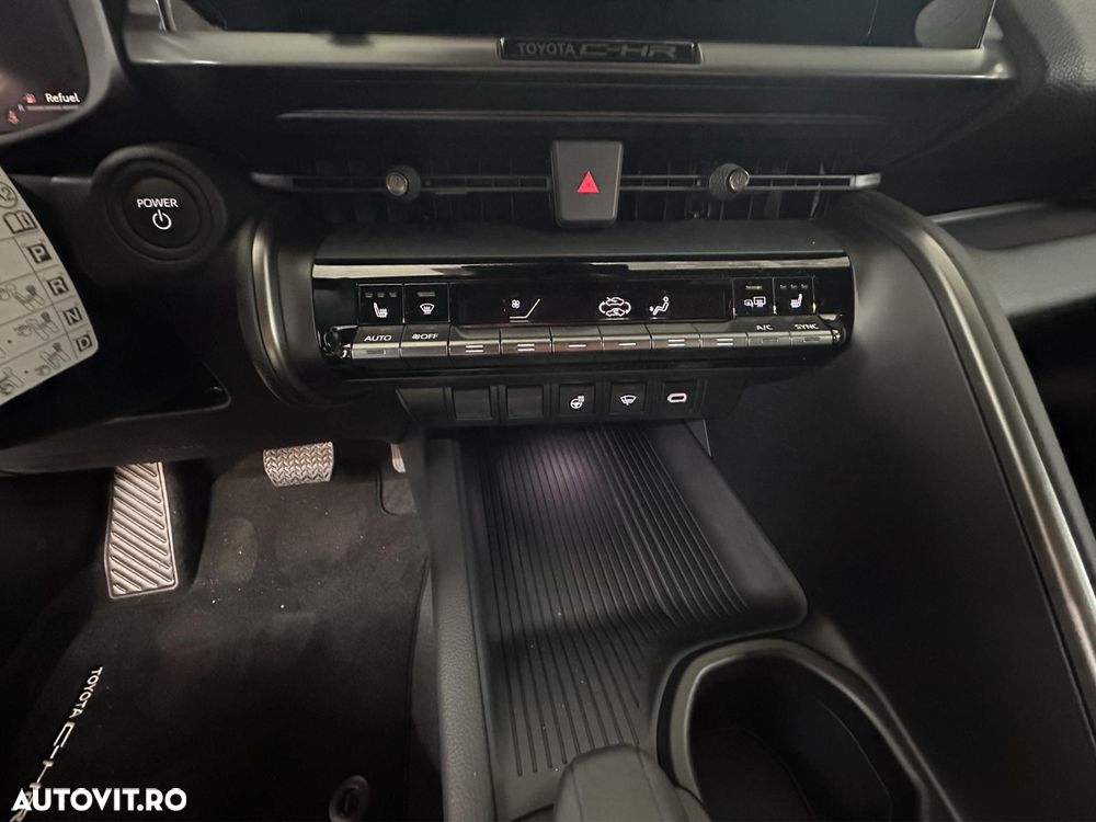 Toyota C-HR 1.8 HEV 140 CP 4x2 CVT Dynamic - 11