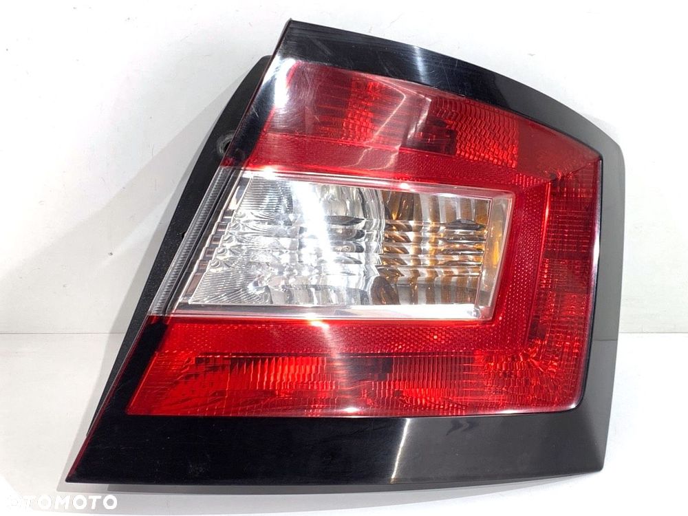 LAMPA PRAWY TYŁ  SKODA FABIA III (NJ3) 2014 - 2022 1.0 55 kW [75 KM] benzyna 2014 - 2022 6V6945096 - 1