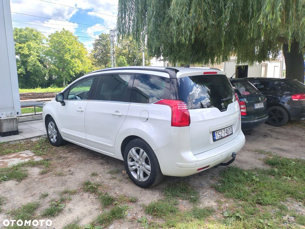 Peugeot 5008 2016 photo 3