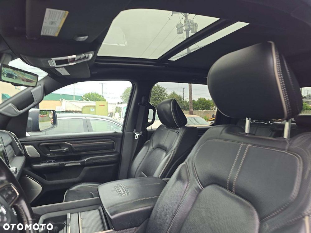 RAM 1500 Crew Cab Laramie - 11