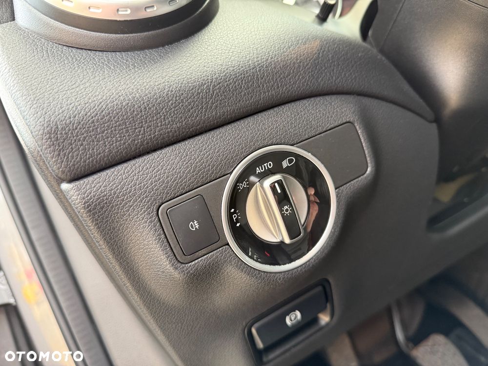 Mercedes-Benz GLA - 14