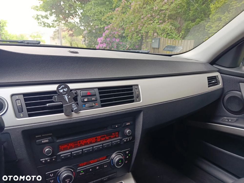 BMW Seria 3 318d DPF - 13