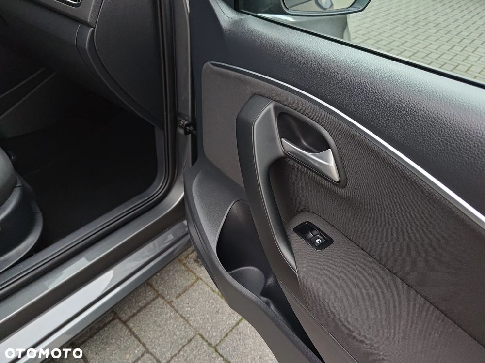 Volkswagen Polo 1.2 TSI (Blue Motion Technology) Comfortline - 24