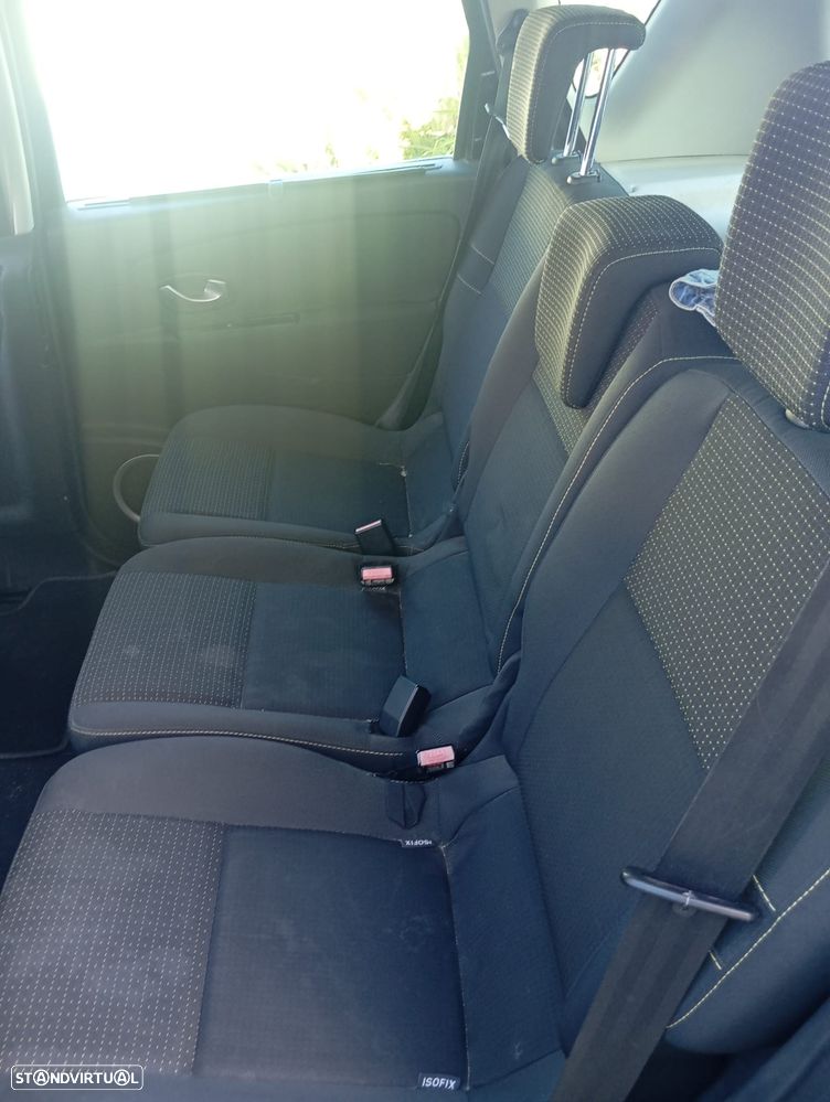 Renault Scénic 1.5 dCi Dynamique S - 9