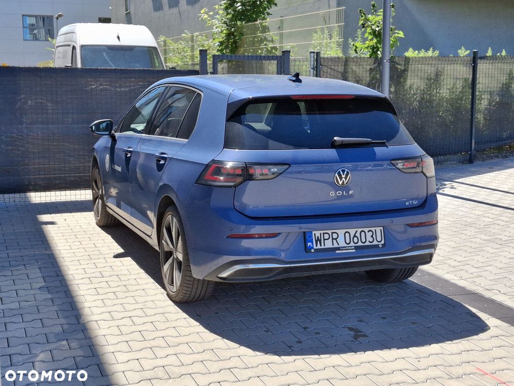 Volkswagen Golf - 6