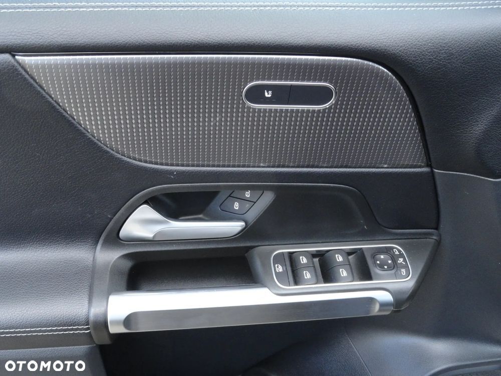 Mercedes-Benz GLB 200 d 8G-DCT Progressive Advanced - 23