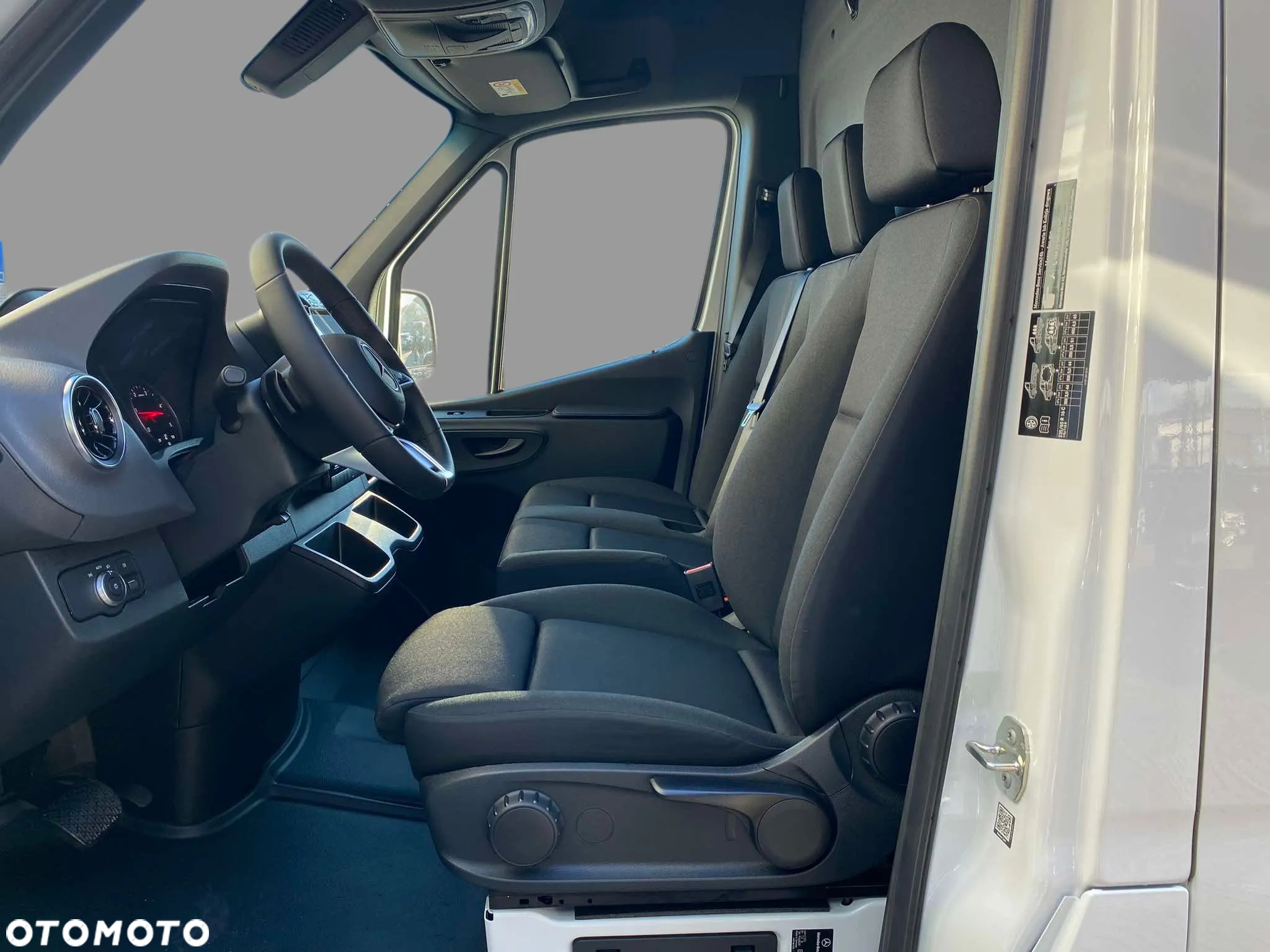 Mercedes-Benz Sprinter - 9