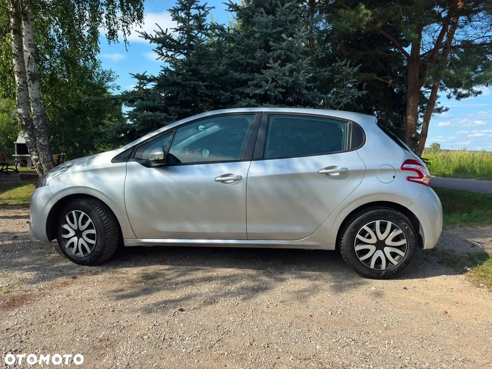 Peugeot 208 - 18