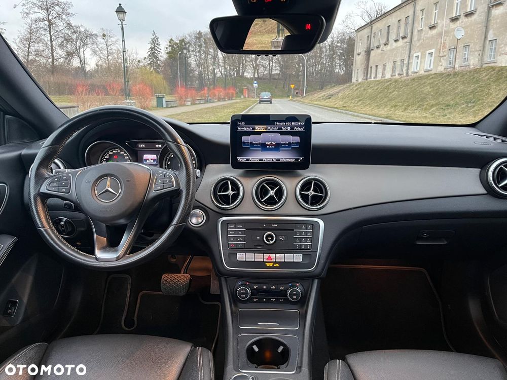 Mercedes-Benz CLA 250 4Matic 7G-DCT - 19