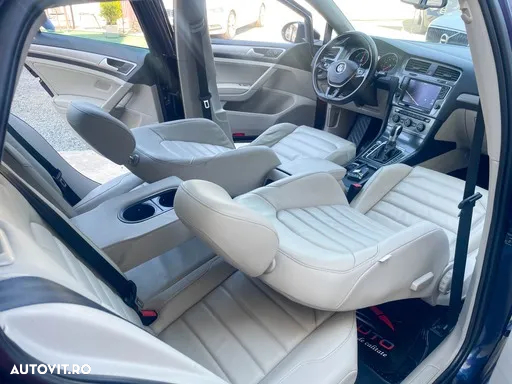 Volkswagen e-Golf - 12