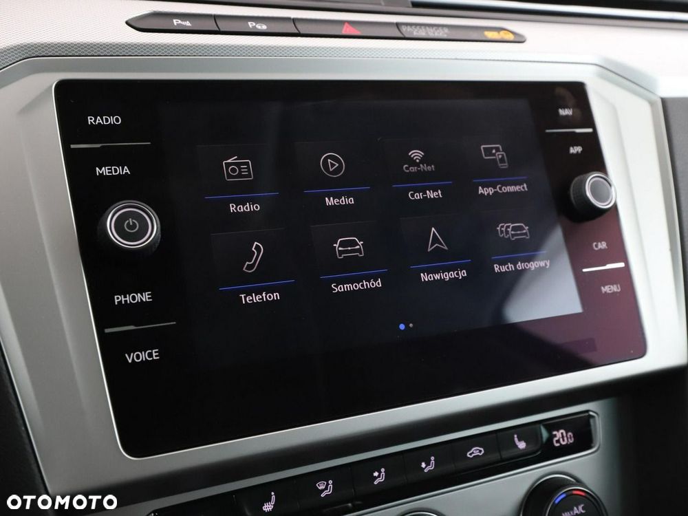 Volkswagen Passat Variant 2.0 TDI SCR DSG (BlueM Tech) Comfortline - 24