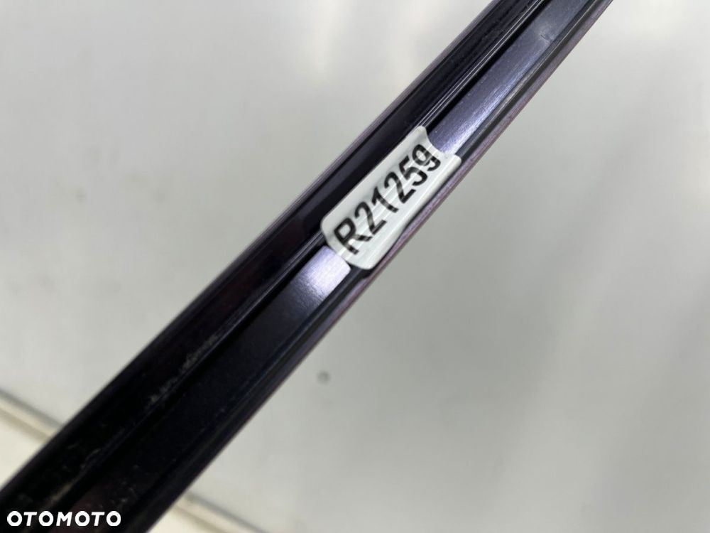 Listwa Audi A6 C8 18r.- lewa przednia listwa ozdobna górnej uszczelki zewnętrznej szyby drzwi - 15