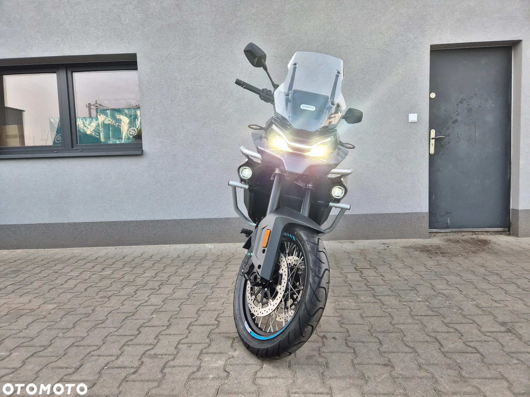 CFMoto MT - 2