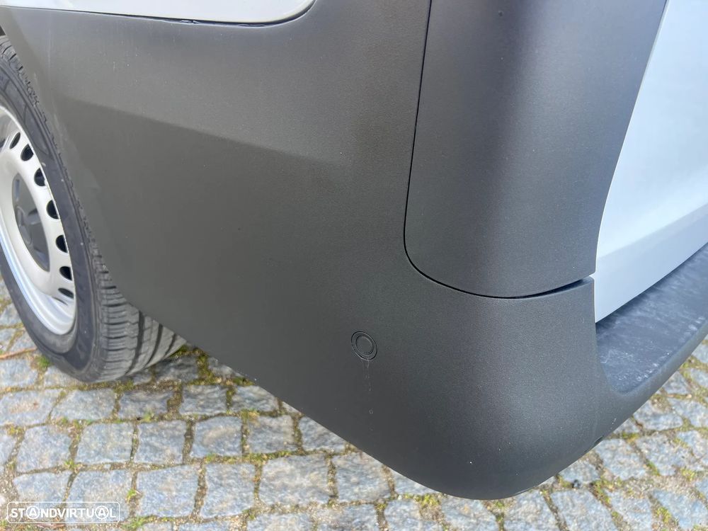 Mercedes-Benz 116 Extra Longa - 18