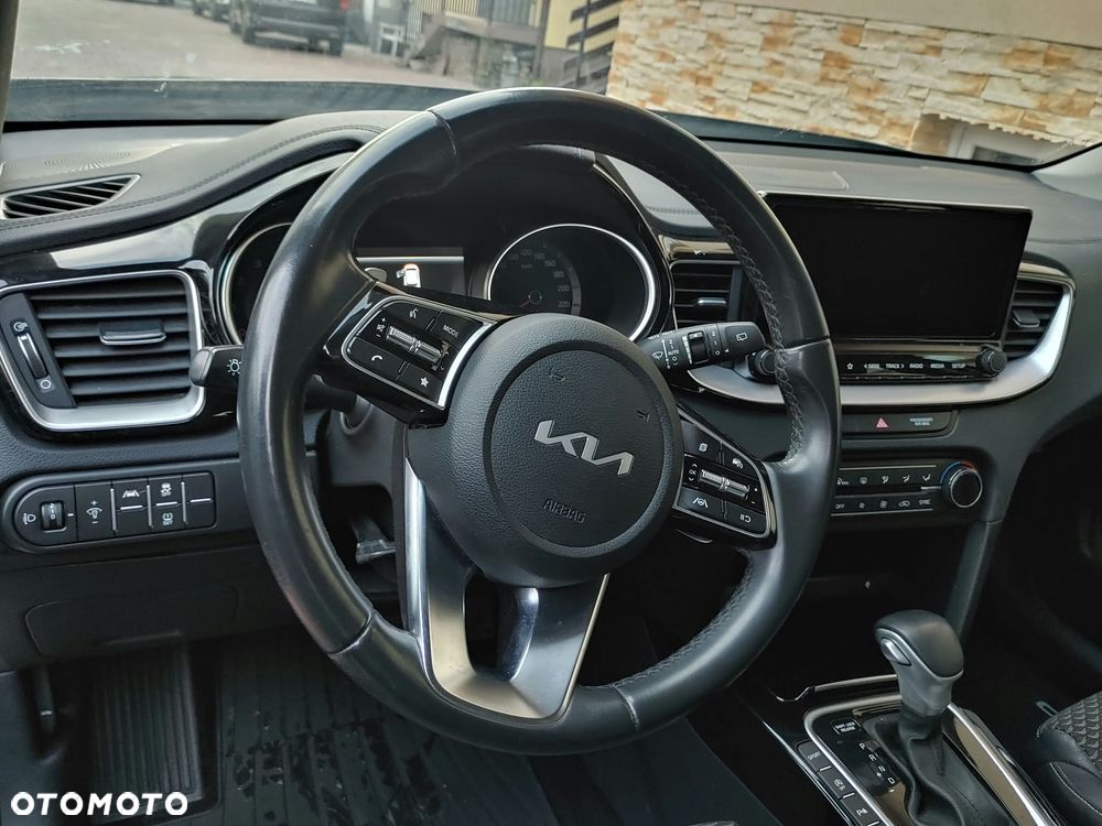 Kia Ceed - 8