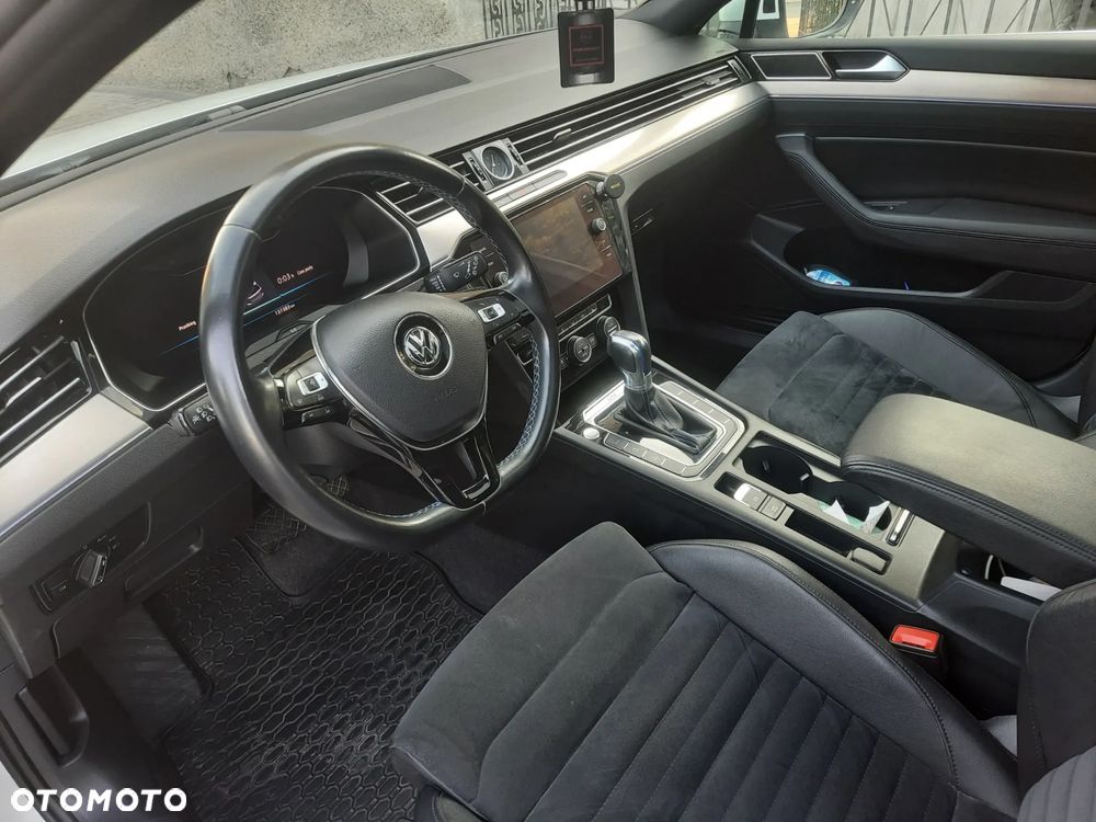 Volkswagen Passat - 13