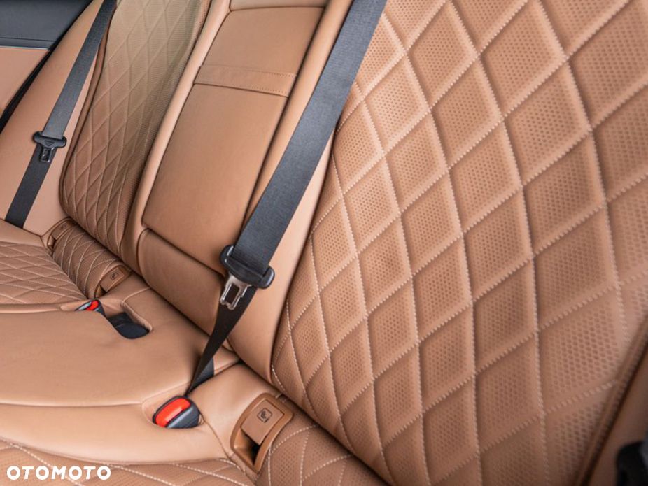Mercedes-Benz Klasa E 220 d mHEV 4-Matic AMG 9G-Tronic - 18