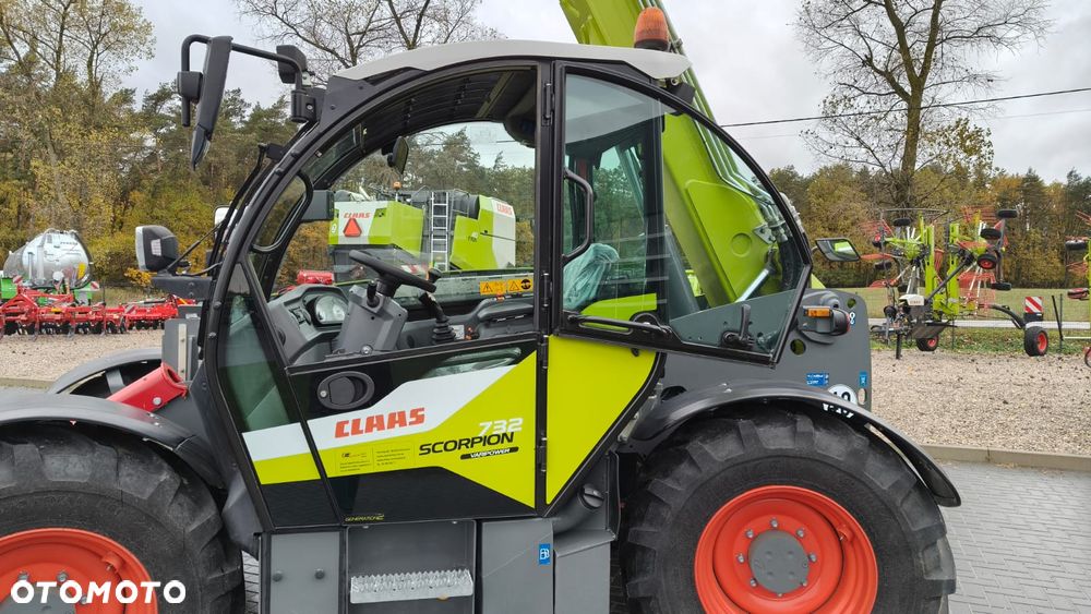 Claas SCORPION 732 VP Stage V - 12