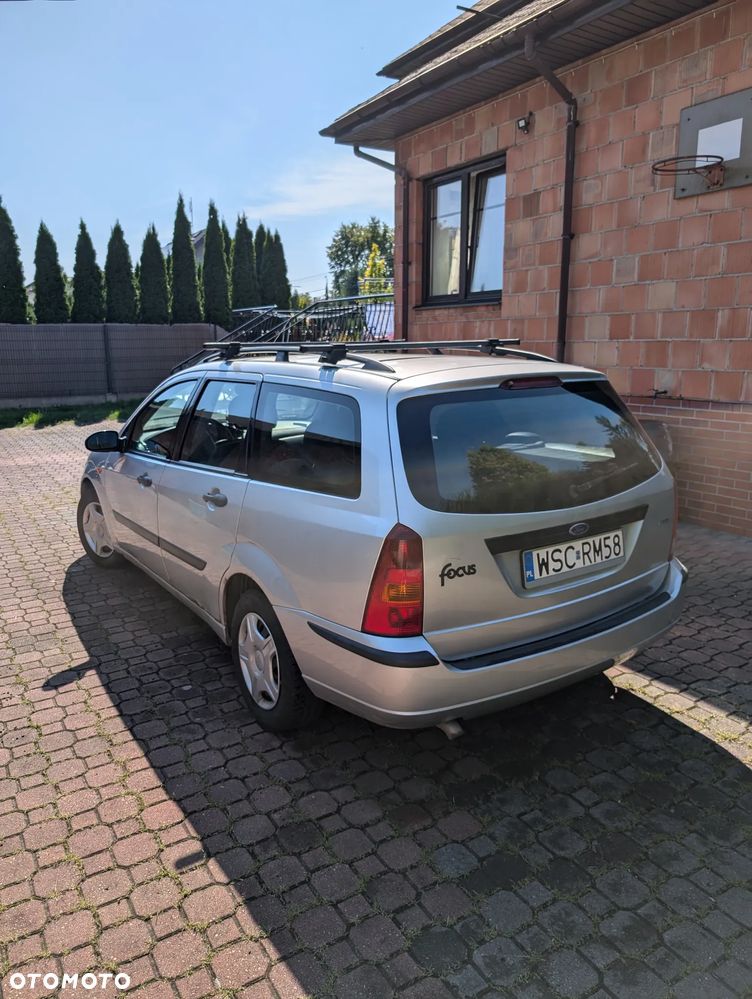 Ford Focus 1.8 Di Ambiente - 3